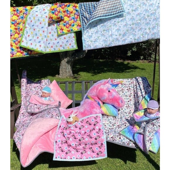 Mickey Mouse and unicorns Child Blanket, pillow and doll blanket set - Picture 2 of 2